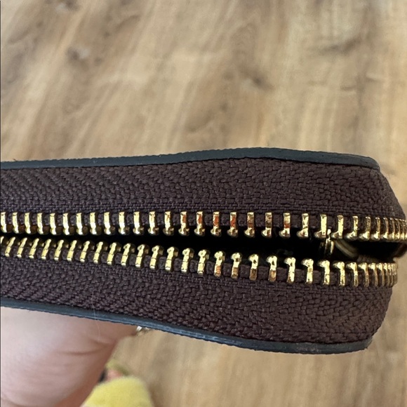 Louis Vuitton Authentic  zippy wallet Damier Ebene - Picture 3 of 15